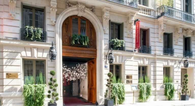 Les geishas de Pâques du Buddha Bar Hotel Paris