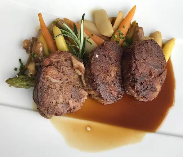 Epaule d'agneau aux petits légumes - Luxetentations.fr