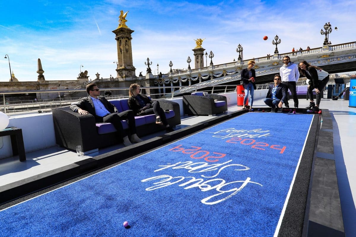 Pétanque sur Seine, la nouvelle attraction des Bateaux-Mouches