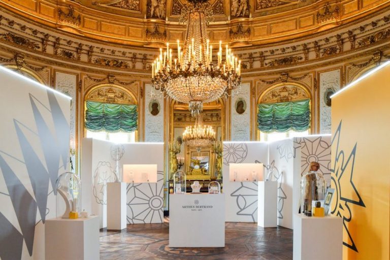 Arthus Bertrand dévoile sa collection de joaillerie au Palais de la légion d’honneur