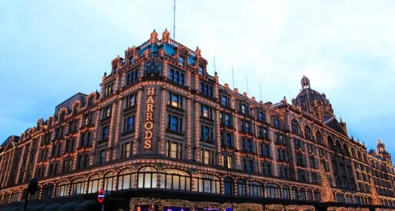 Harrods fête ses 185 ans sur les bords de la Tamise