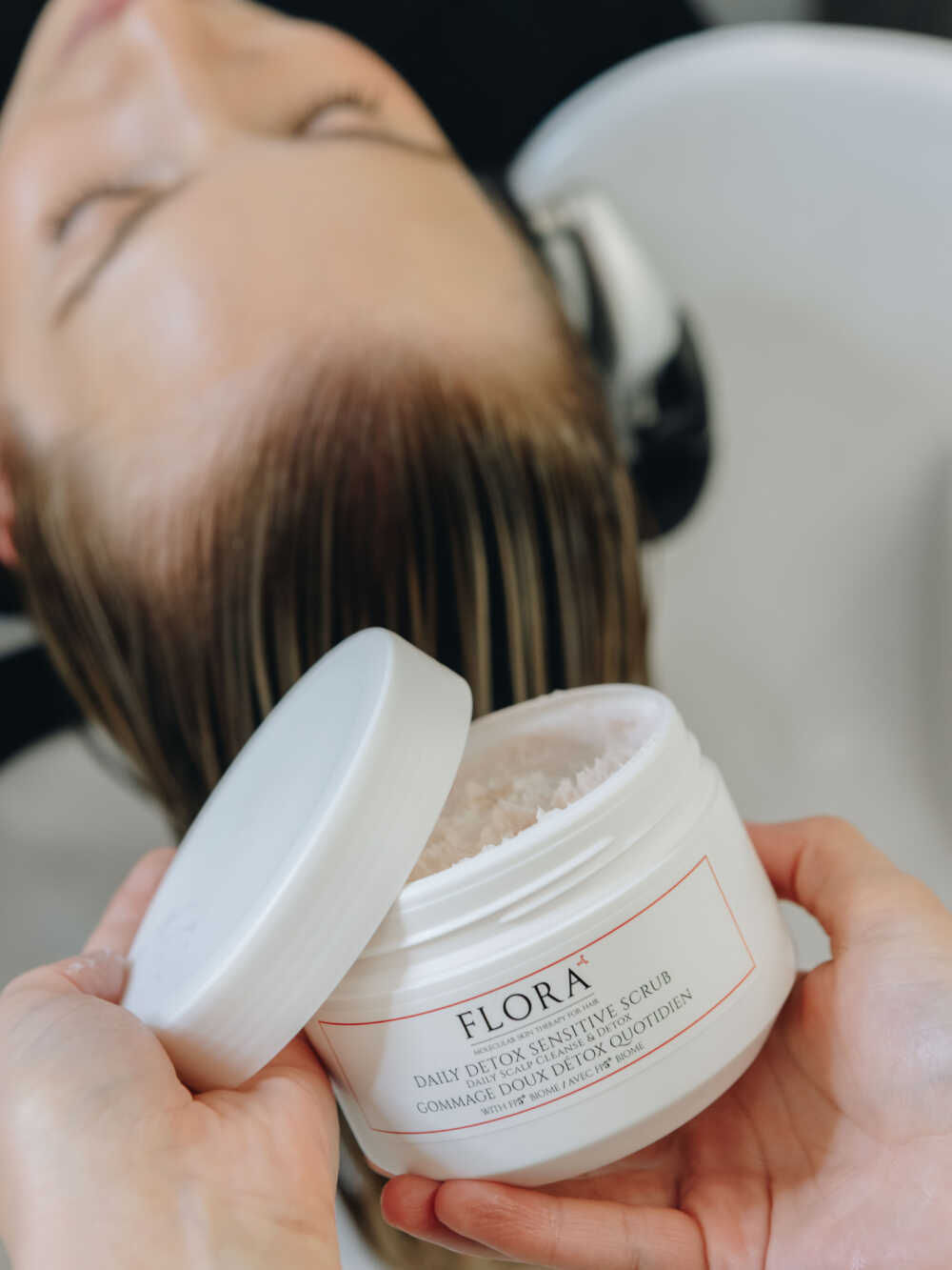 Soins cheveux sous haute protection Flora Lab Paris