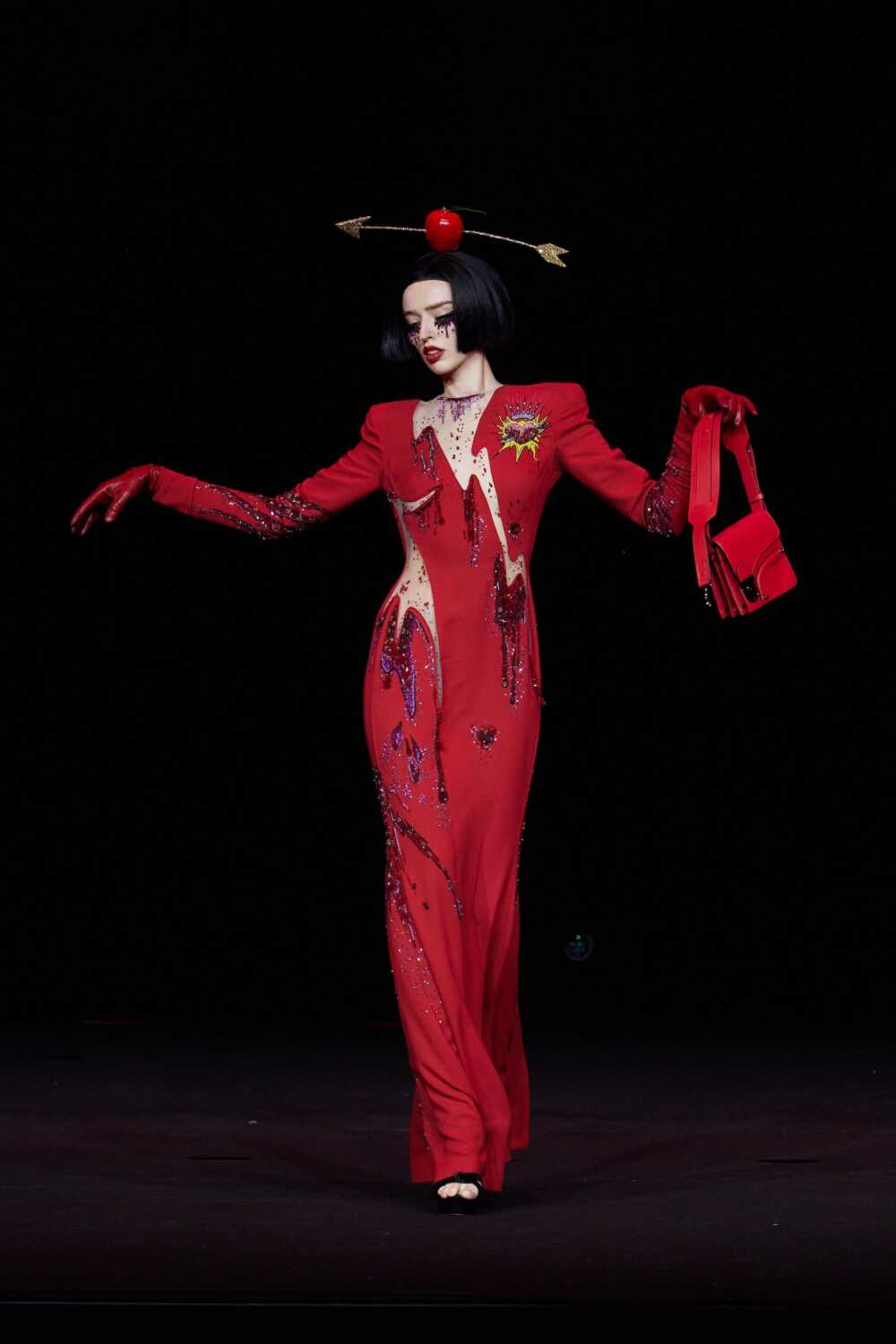 first circus robe chinois rouge