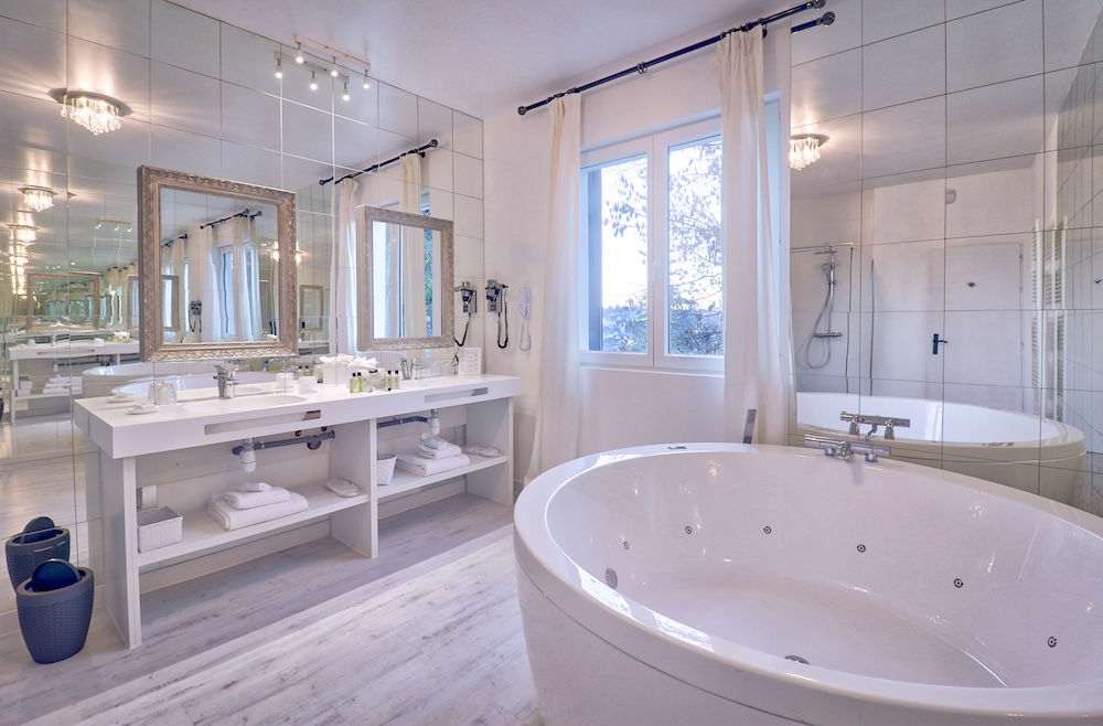 Hautes-Pyrénées : salle de bain 