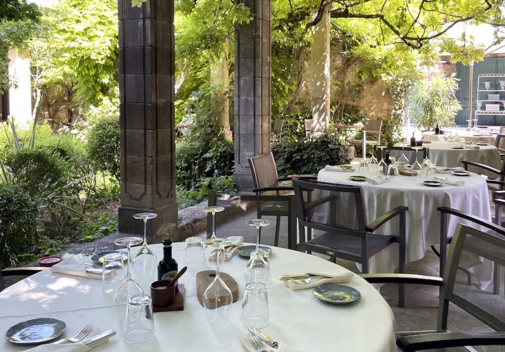 Prieuré-Baumanière restaurant