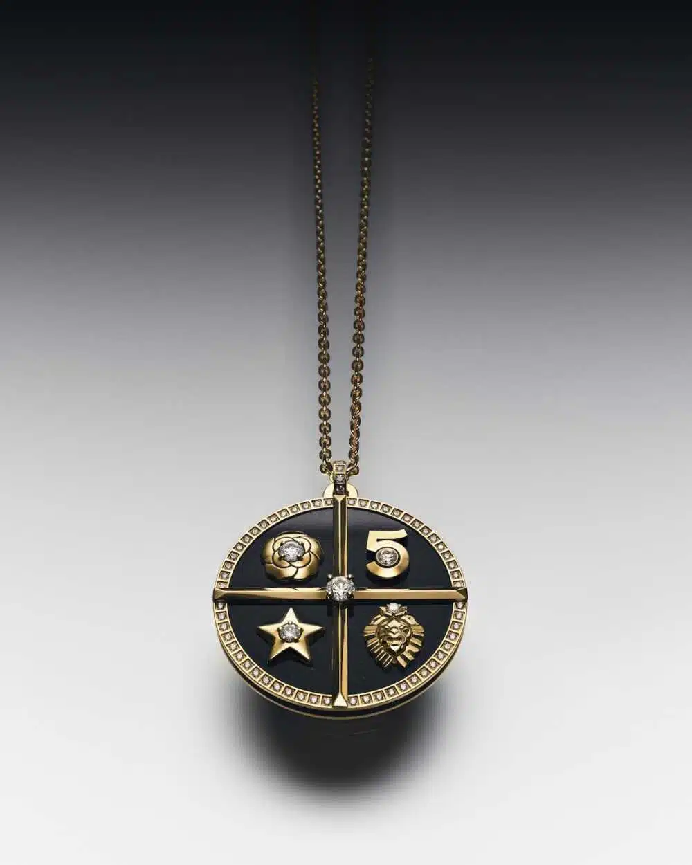 Chance de Chanel la médaille Symboles