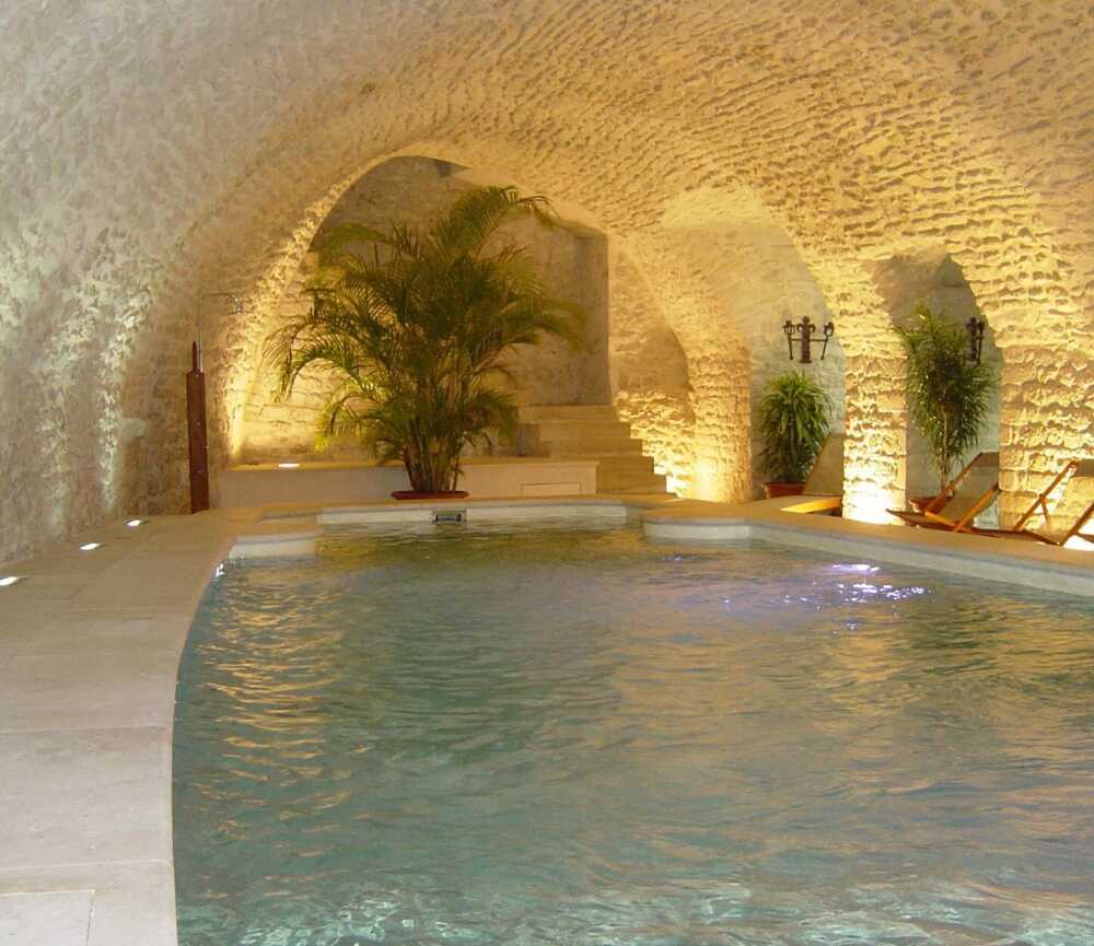 Château de Vault-de-Lugny piscine