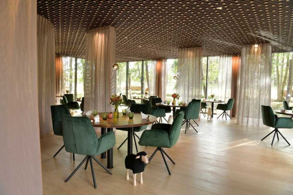 Château de Vault-de-Lugny restaurant