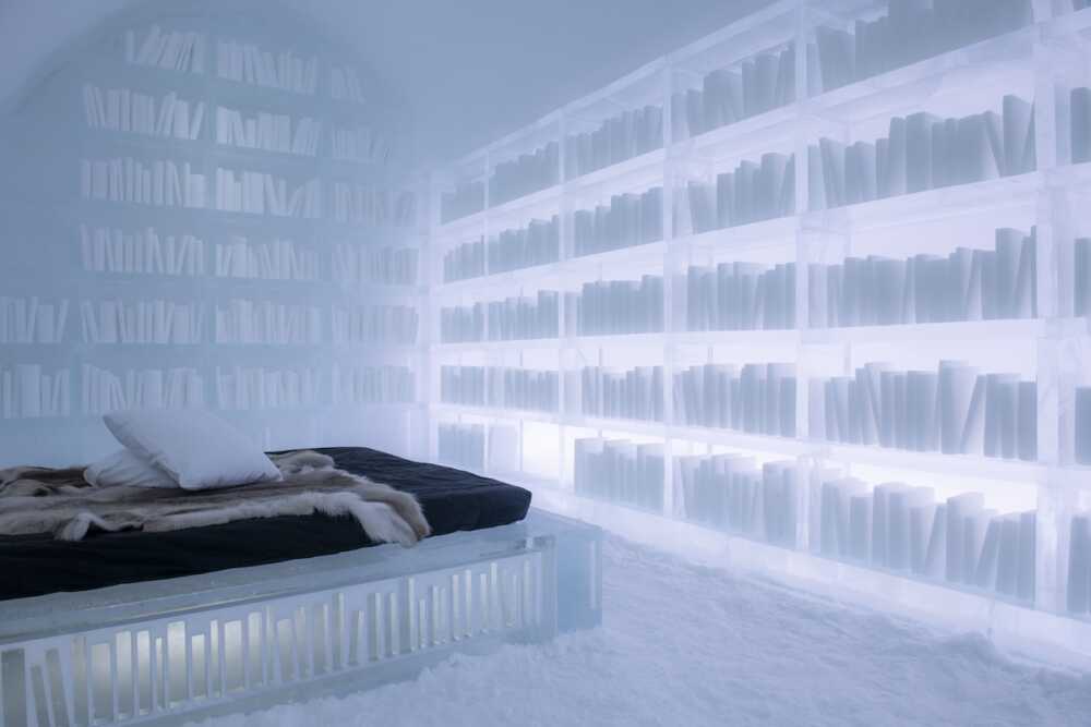 Icehotel Chambre avec sculpture
