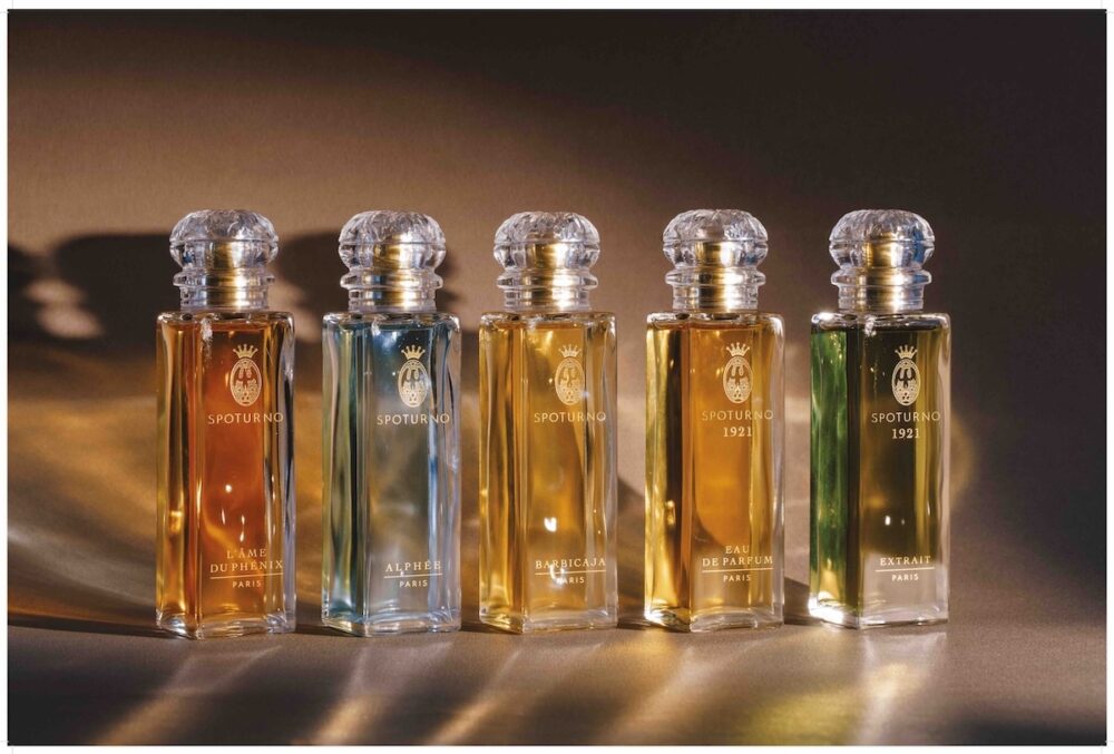 Galerie Vivienne affiche les 5 fragrances Sporlurno