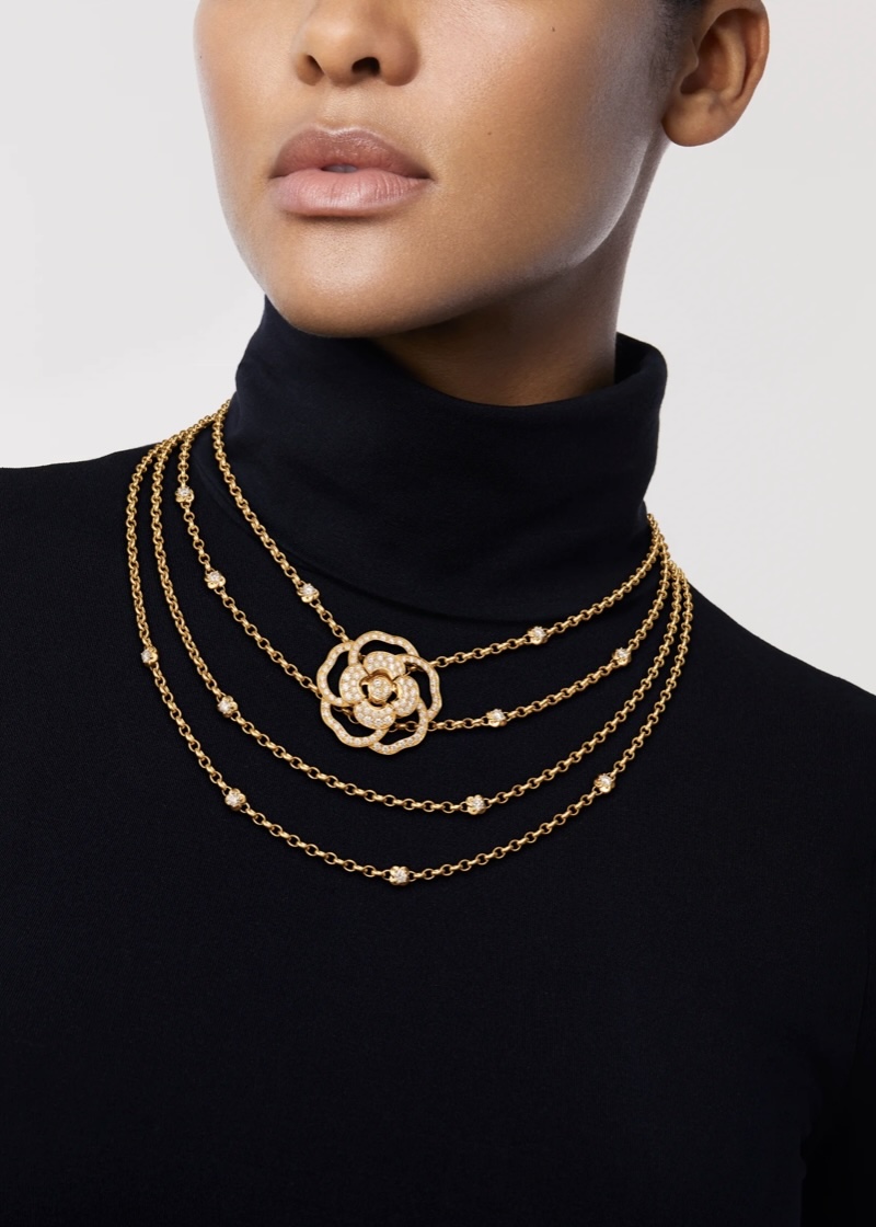 Camélia Plastron
