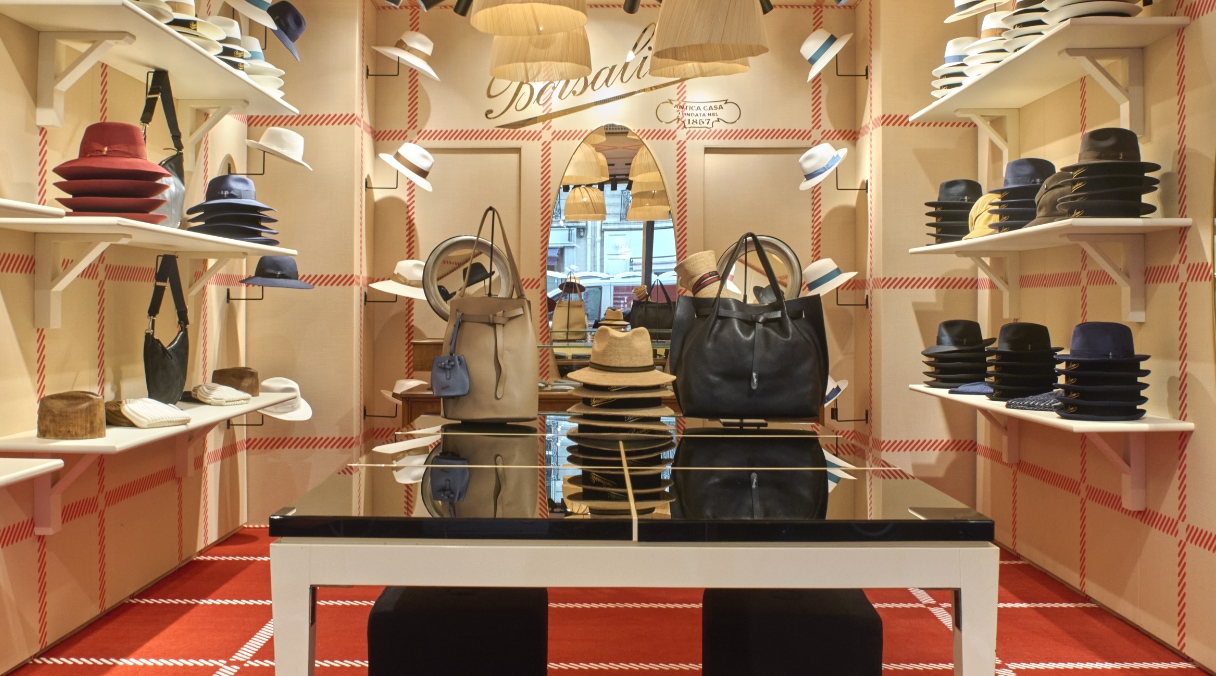 Borsalino, une maison qui fait tourner la tête dans le Triangle d’Or parisien