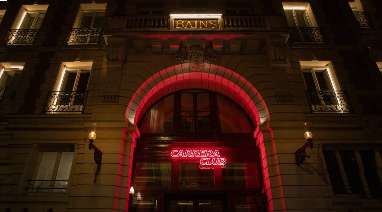 Carrera célèbre ses 70 ans lors d’une soirée parisienne inédite